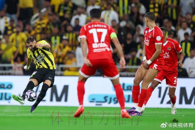 本泽马:球员给球队提供帮助 这场胜利属于团队 本泽马:球员给球队提供帮助 这场胜利属于团队